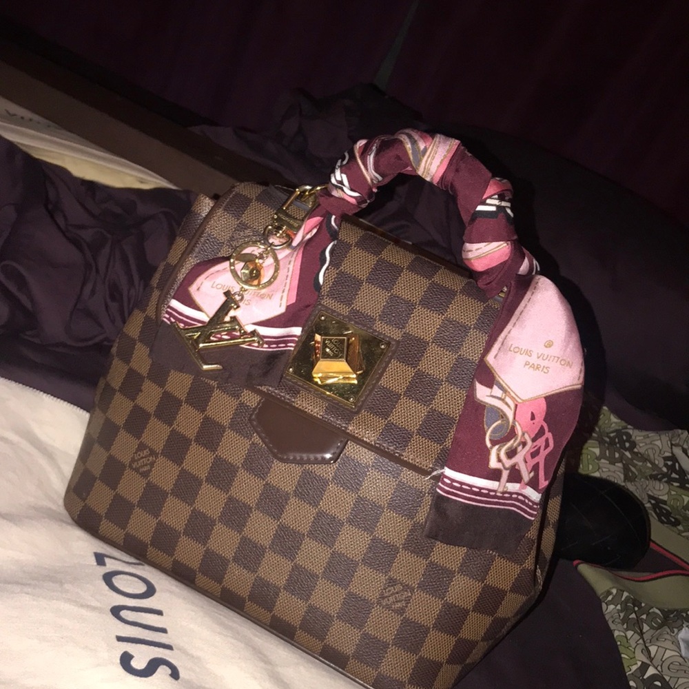 Classy Auth.Louis Vuitton Bergamo - Picture 14 of 15